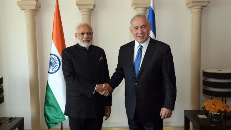 نتنياهو و رئيس الهند.jpeg