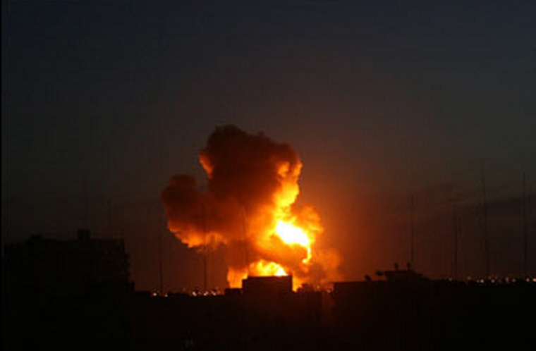 الاحتلال الاسرائيلي يشن سلسلة غارات على غزة الليلة