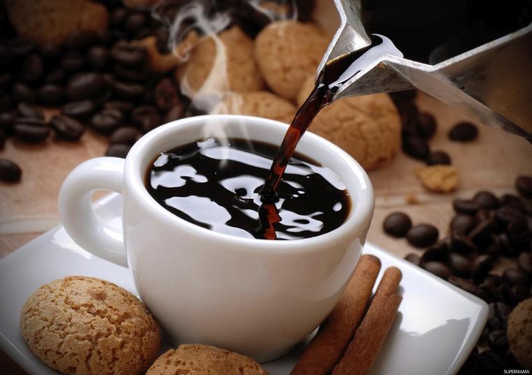 كم فنجان قهوة ينبغي أن تشرب في اليوم لتجنب آثارها السلبية؟