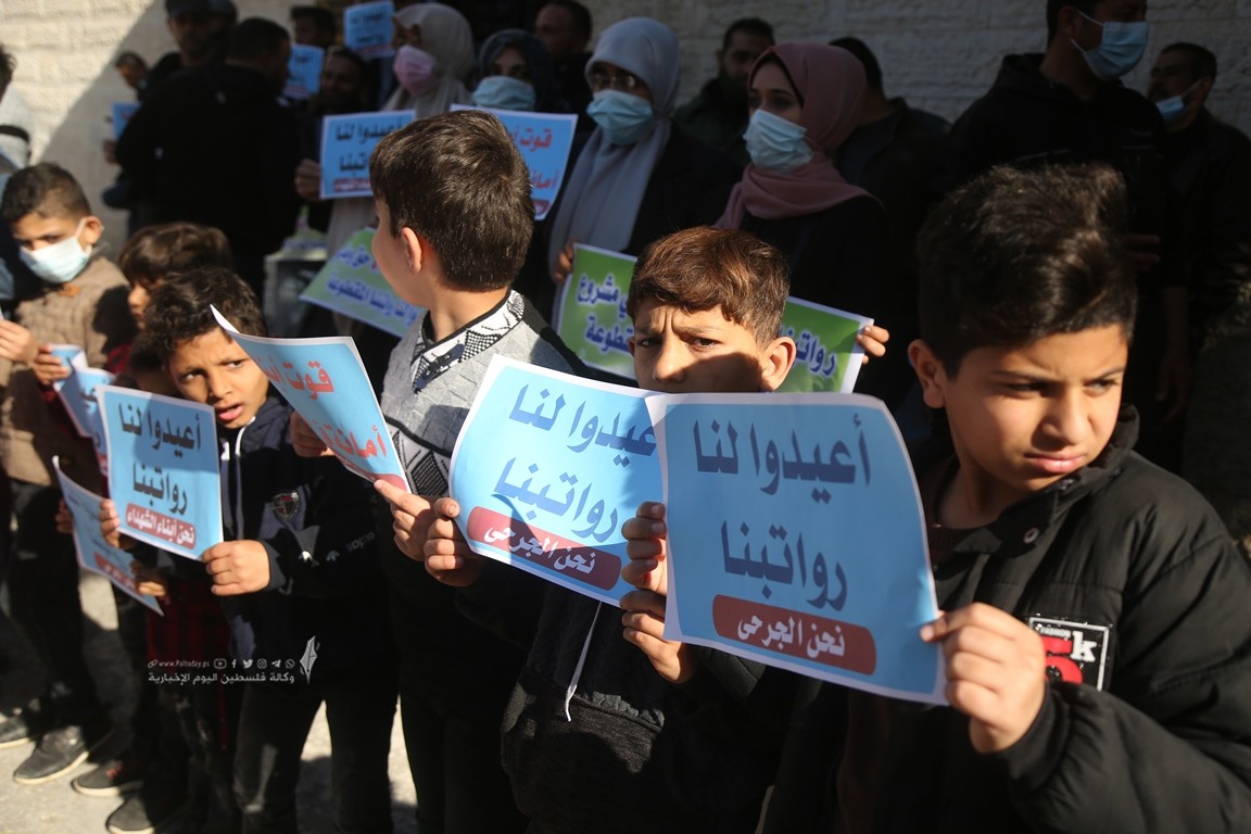 الأسرى والمحررين والشهداء والجرحى المقطوعة رواتبهم (2).JPG