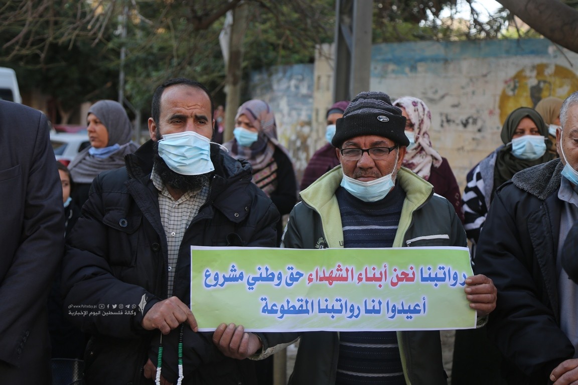 الأسرى والمحررين والشهداء والجرحى المقطوعة رواتبهم (23).JPG