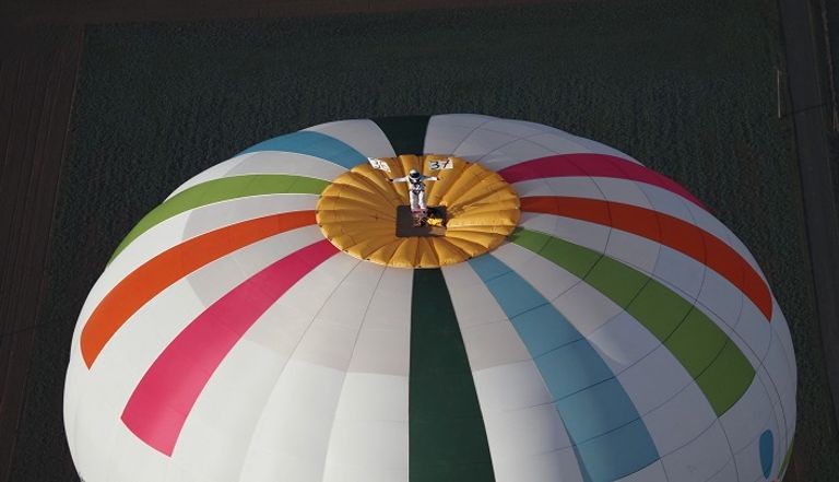 154-205428-frenchman-world-record-standing-top-balloon-2.jpeg