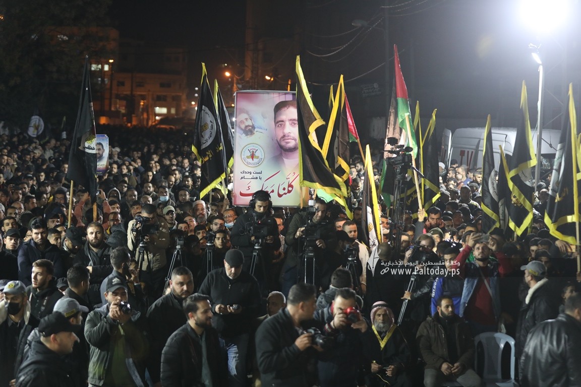 مسيرة جماهيرية دعما واسنادا للأسير هشام أبو هواش المضرب عن الطعام لليوم الـ140 (16).JPG