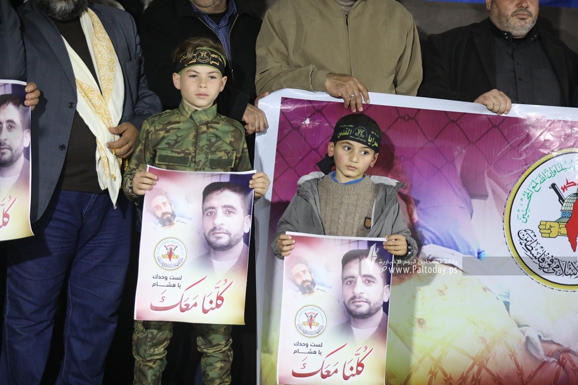 مسيرة جماهيرية دعما واسنادا للأسير هشام أبو هواش المضرب عن الطعام لليوم الـ140 (24).JPG