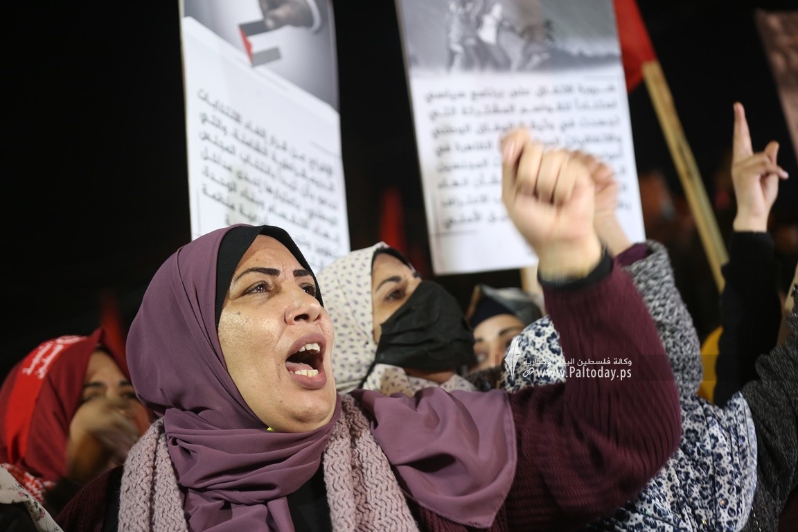  الجبهة الشعبية تنظم مسيرة غاضبة بغزة رفضاً لانعقاد المجلس المركزي (10).JPG