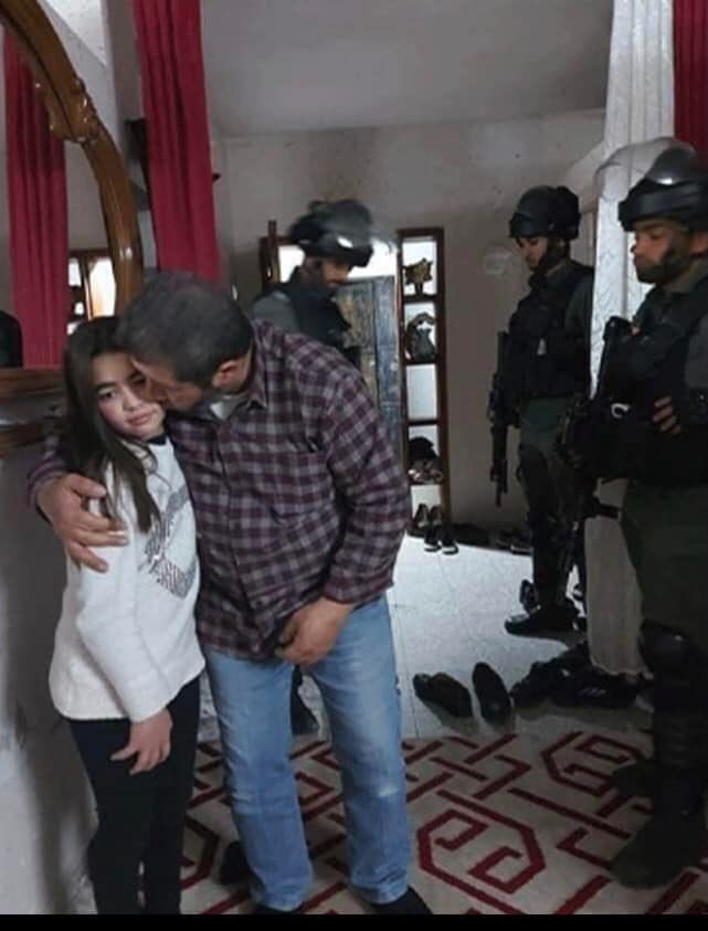 حسن شريم لحظة وداع ابنته.jpg