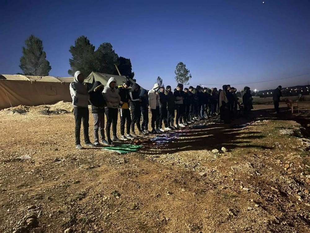 صلاة الفجر بيتا.jpg