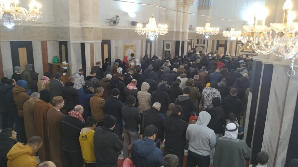 صلاة الفجر الاقصى 3.jpg