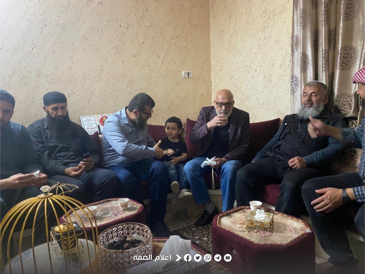 عائلة الشهيدين وأحمد وعزمي عجاج3.jpg