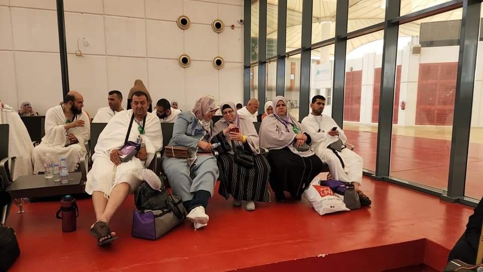 طلائع قوافل حجاج دولة فلسطين من قطاع غزة تصل إلى مطار جدة الدولي (2).jpeg
