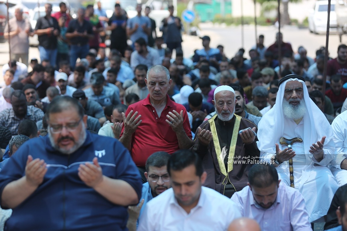 الجهاد بغزة صلاة الجمعة امام مقر الصليب (29).JPG