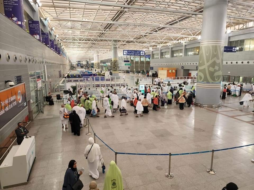 طلائع قوافل حجاج دولة فلسطين من قطاع غزة تصل إلى مطار جدة الدولي (21).jpeg