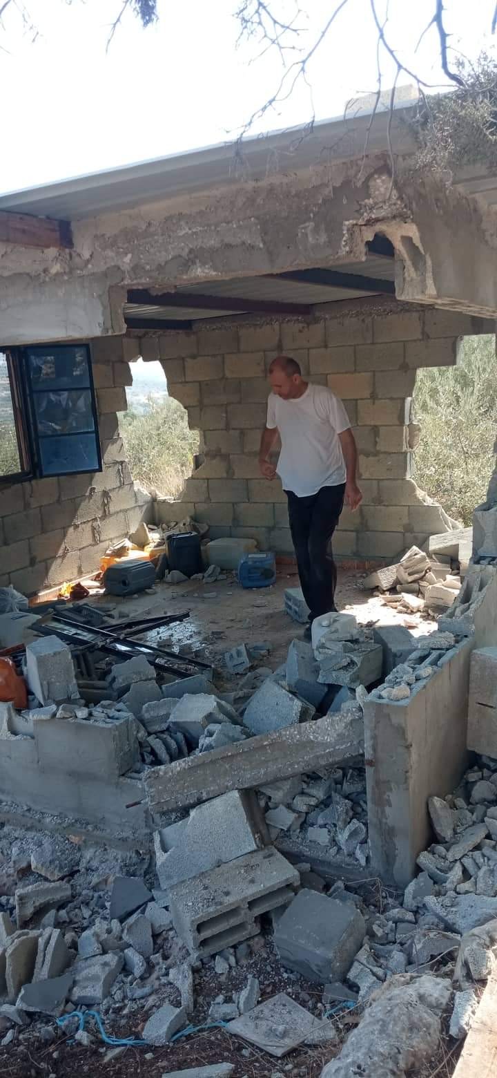 مستوطنون يدمرون غرف زراعية غرب سلفيت في الضفة المحتلة (1).jpeg