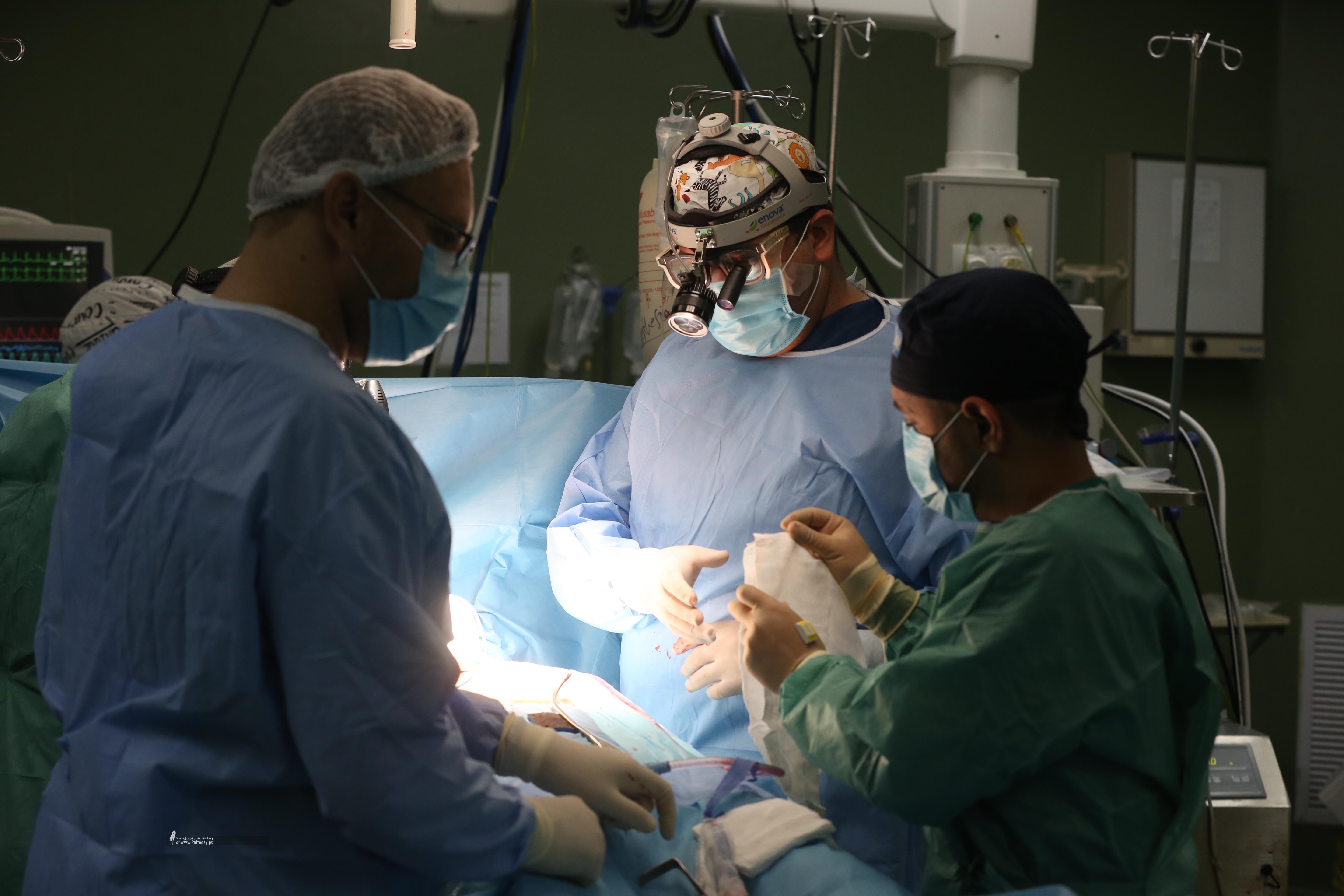 وفد مصري يجري عمليات جراحية في غزة (5).jpg