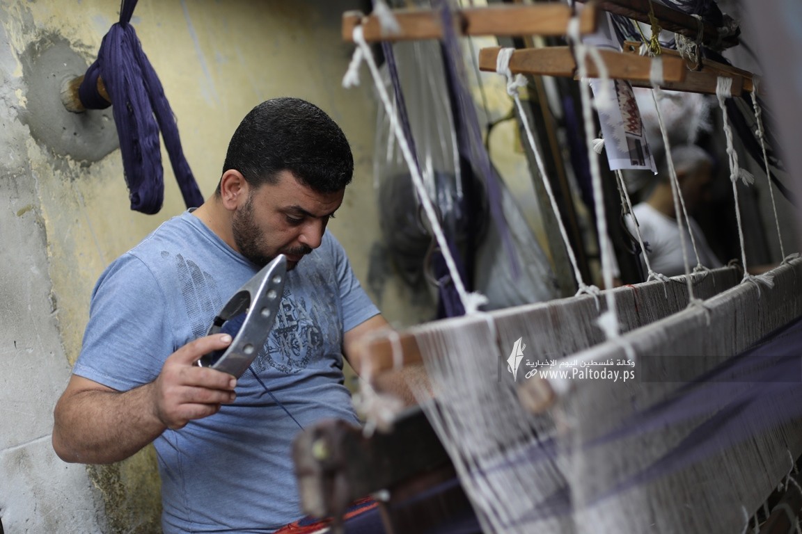 صناعة السجاد اليدوي في غزة حرفة تراثية صامدة في وجه الزمن (12).JPG
