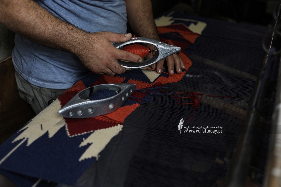 صناعة السجاد اليدوي في غزة حرفة تراثية صامدة في وجه الزمن (11).JPG