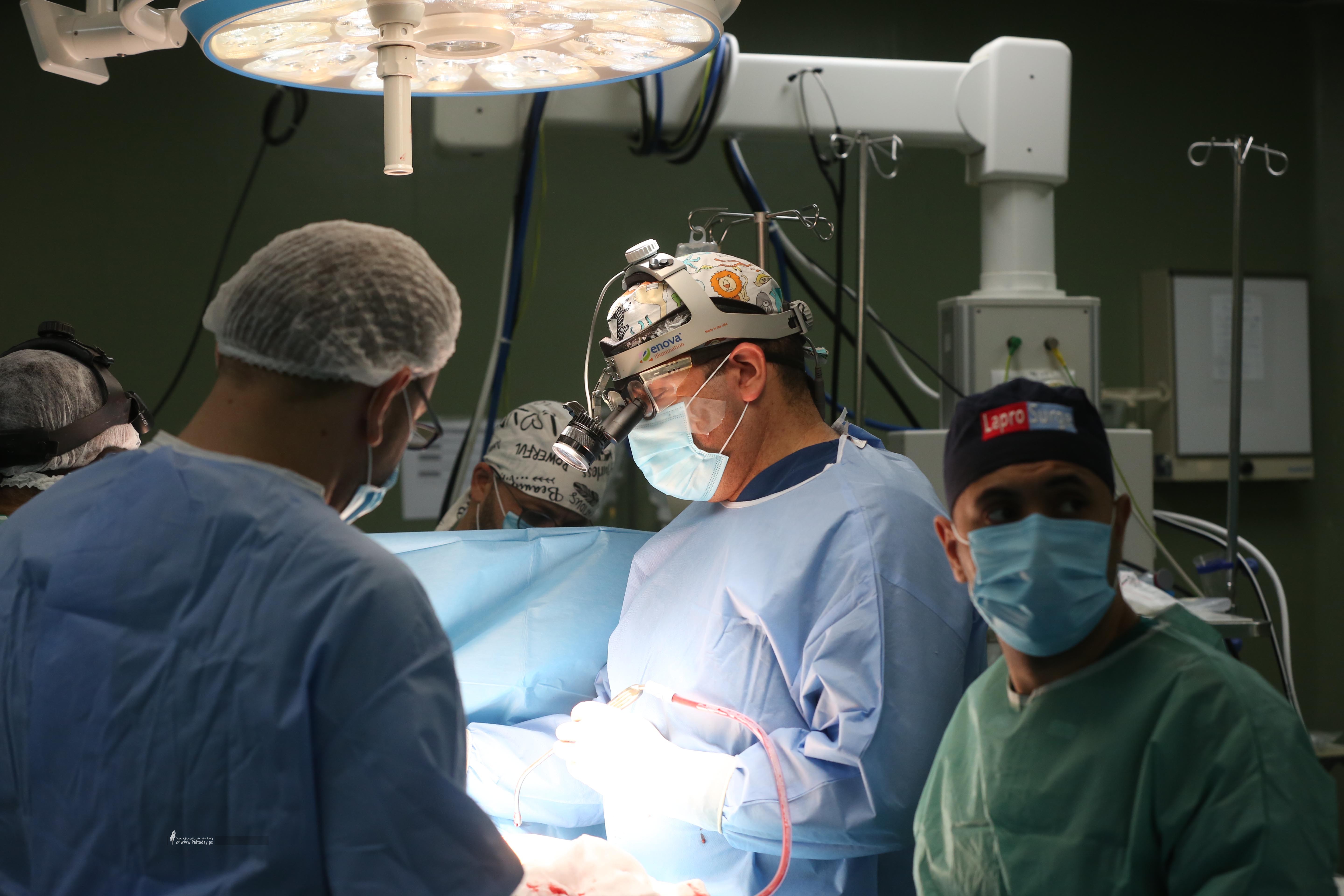 وفد مصري يجري عمليات جراحية في غزة (2).jpg