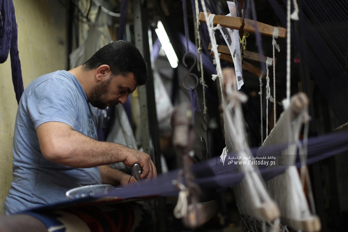صناعة السجاد اليدوي في غزة حرفة تراثية صامدة في وجه الزمن (15).JPG