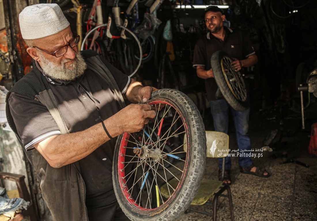   محمود كحيل أقدم مصلح الدراجات الهوائية في قطاع غزة (16).JPG