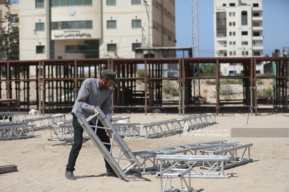 العمل الجماهيرى للجهاد يبداء التجهيزات بساحة الكتيبة بمدينة غزة لمهرجان الانطلاقةال35 (4).JPG