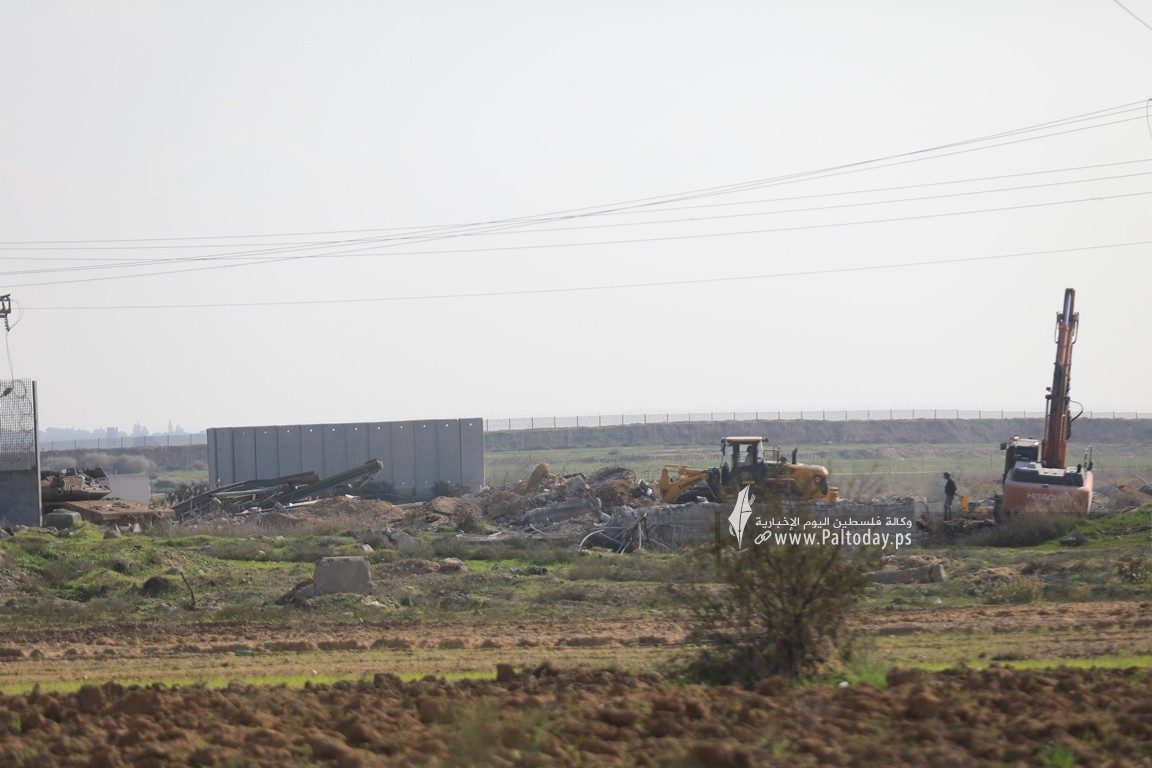 إزالة معبر كارني شمال قطاع غزة (12).JPG