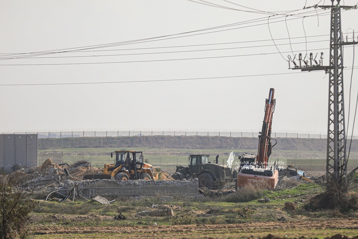 إزالة معبر كارني شمال قطاع غزة (20).JPG