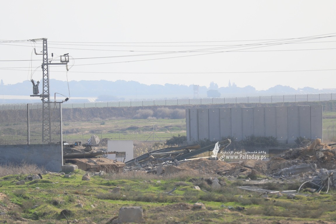إزالة معبر كارني شمال قطاع غزة (6).JPG