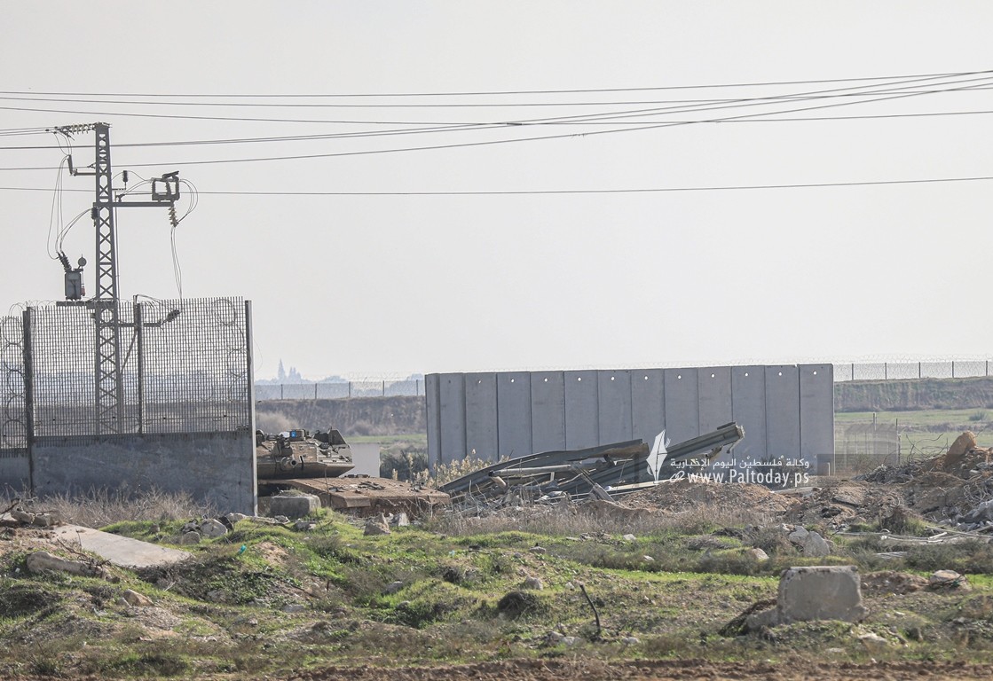 إزالة معبر كارني شمال قطاع غزة (10).JPG