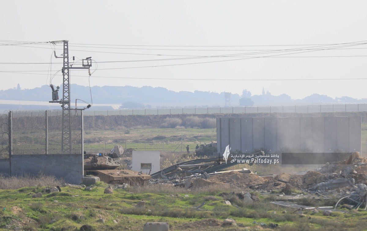 إزالة معبر كارني شمال قطاع غزة (14).JPG