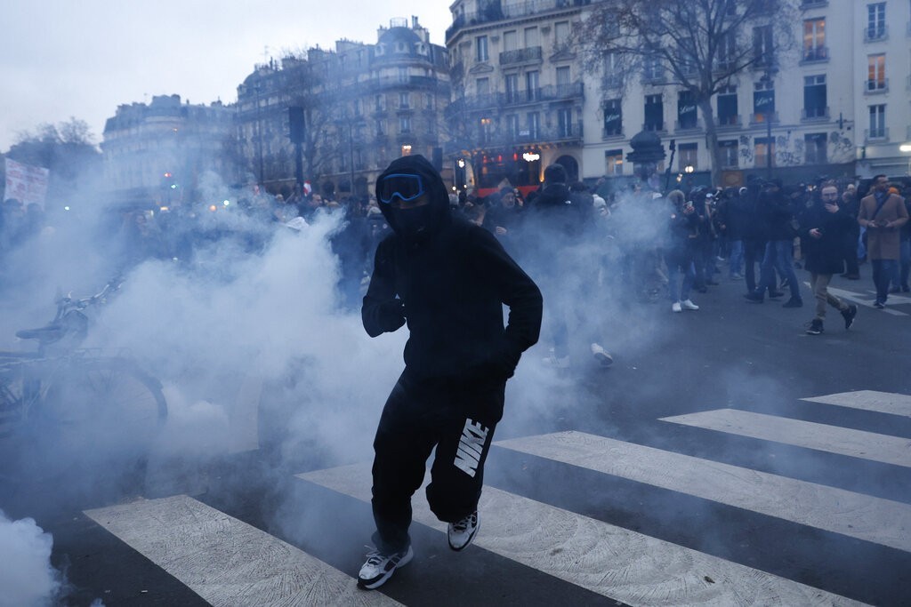 مظاهرات ميلونية بفرنسا.jpg