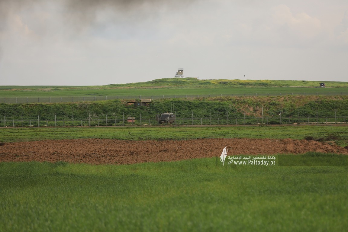اطارات  ومواجهات على حدود غزة (25).JPG