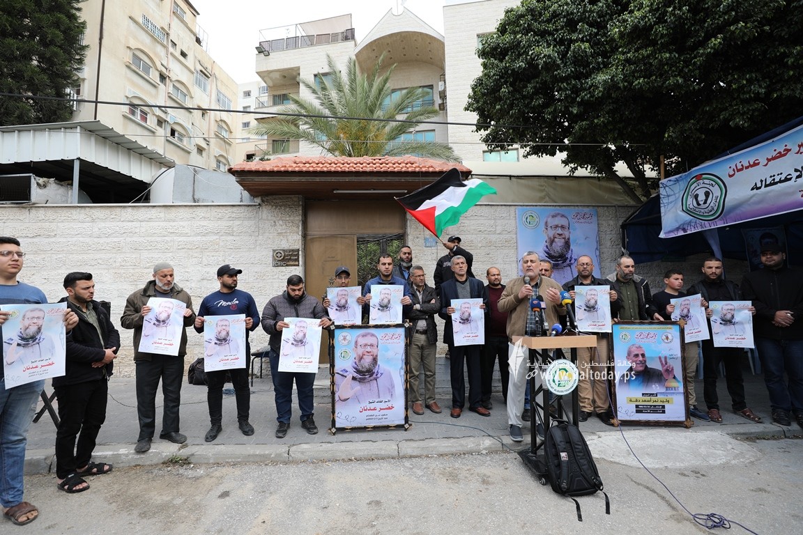 خيمة التضامن مع الشيخ خضر عدنان وسط مدينة غزة تواصل فعالياتها بحضور جماهيري واسع (6).JPG