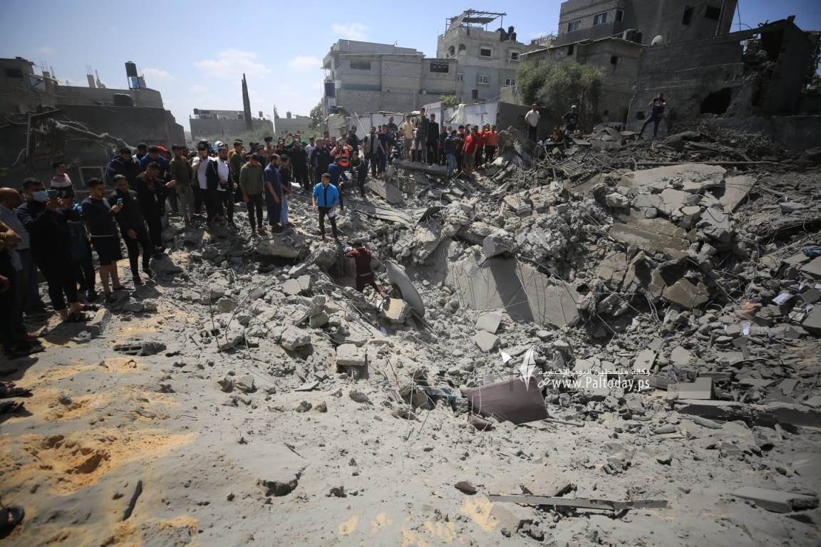 دمار واسع جراء قصف الاحتلال منزلاً في بيت لاهيا شمال قطاع غزة (11).jpeg