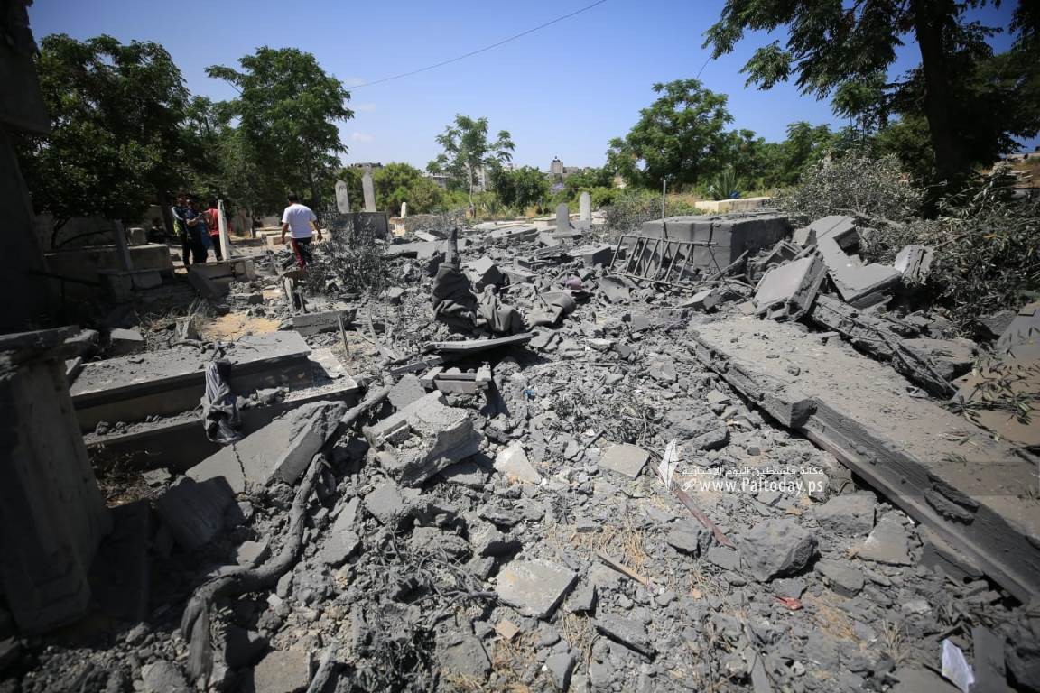 دمار واسع جراء قصف الاحتلال منزلاً في بيت لاهيا شمال قطاع غزة (6).jpeg