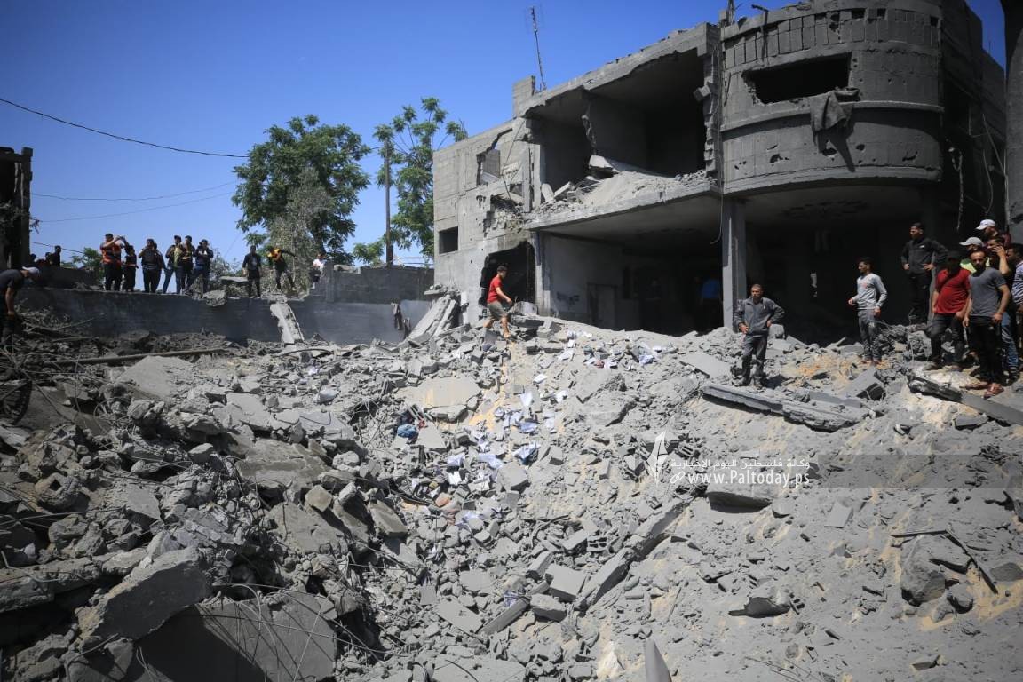 دمار واسع جراء قصف الاحتلال منزلاً في بيت لاهيا شمال قطاع غزة (7).jpeg