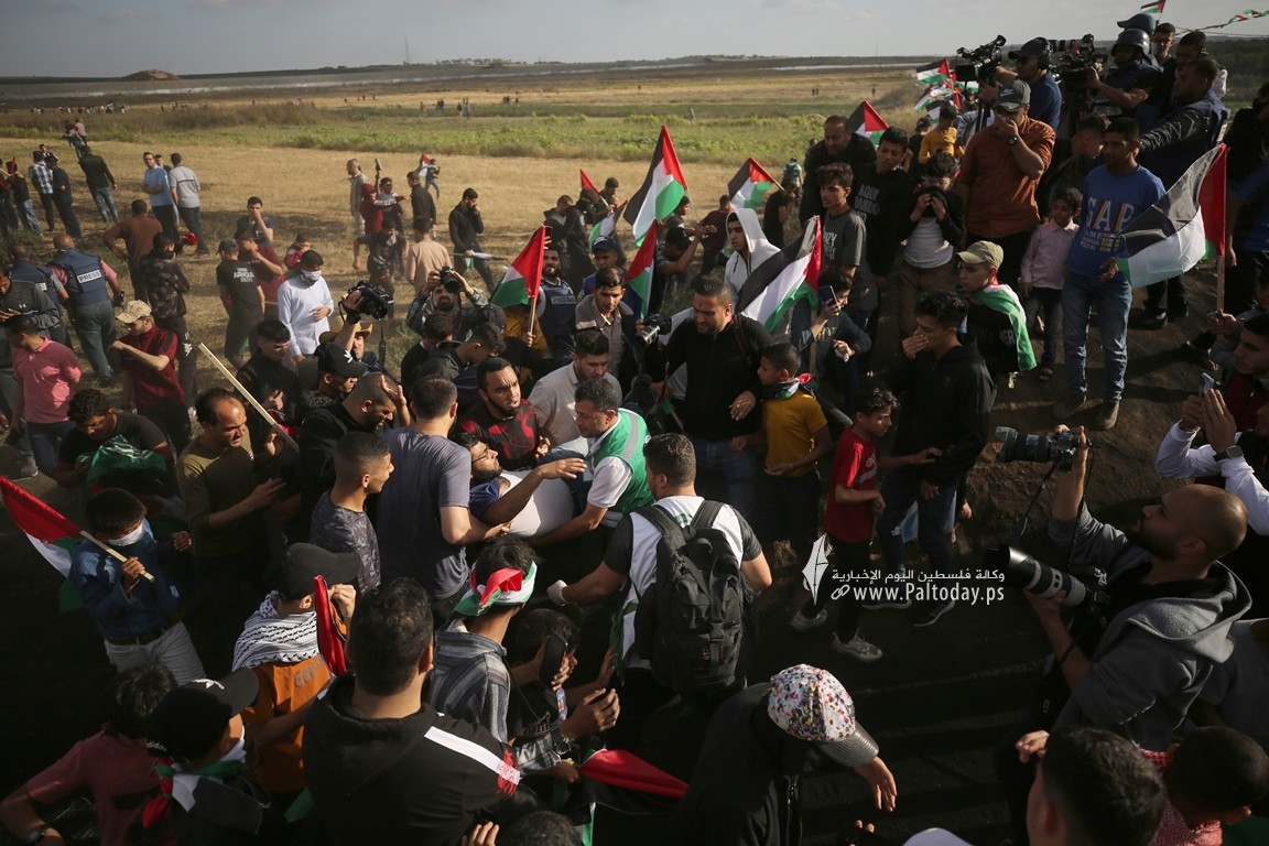 الاحتلال يقمع مسيرة العلم الفلسطيني شرق مدينة غزة (36).JPG