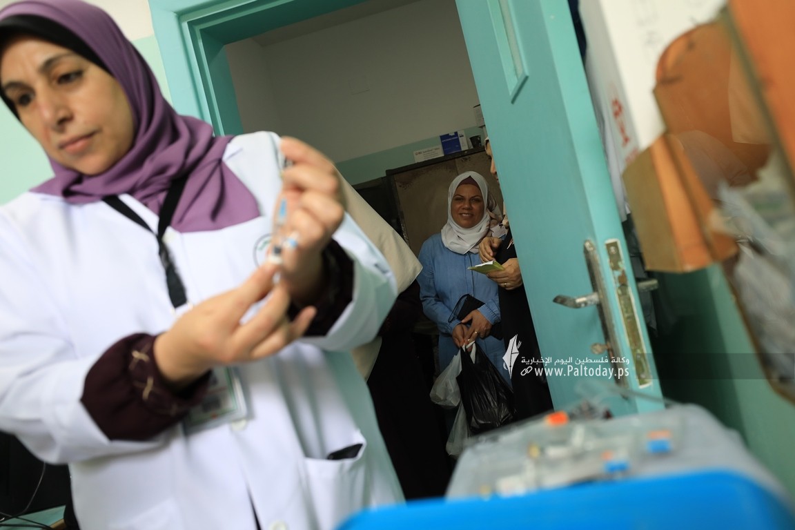 بدء تطعيم حجاج قطاع غزة في المراكز الصحية (7).JPG