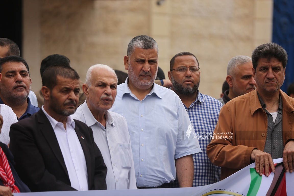 مهجة القدس ومركز حنظلة ينظمان وقفة دعم وإسناد للأسير وليد دقة أمام مقر المندوب السامي غرب مدينة غزة (6).JPG