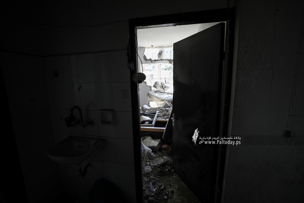 عريس عطا عليان بعد قصف شقته في بيت لاهيا (9).JPG