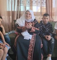 الحاجة يسرى.jpg
