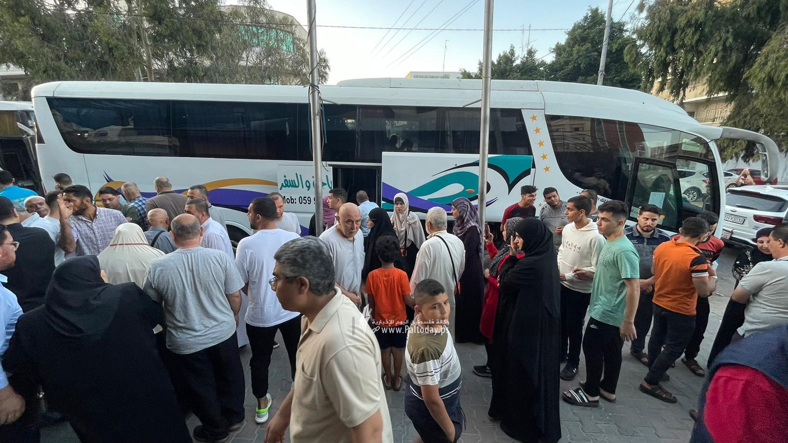 تجمع حجاج غزة استعدادا لمغادرتهم وأداء مناسك الحج (4).jpg