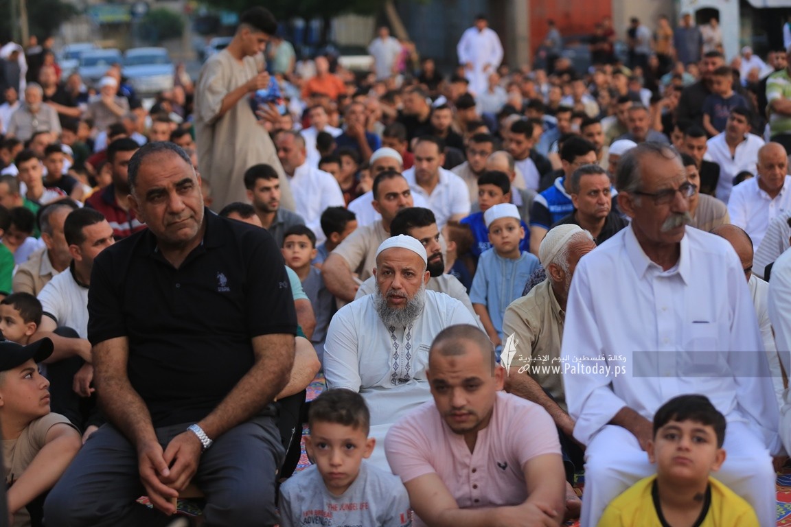  الجهاد الإسلامي تقيم صلاة عيد الأضحى في العراء بمدينة غزة (19).JPG