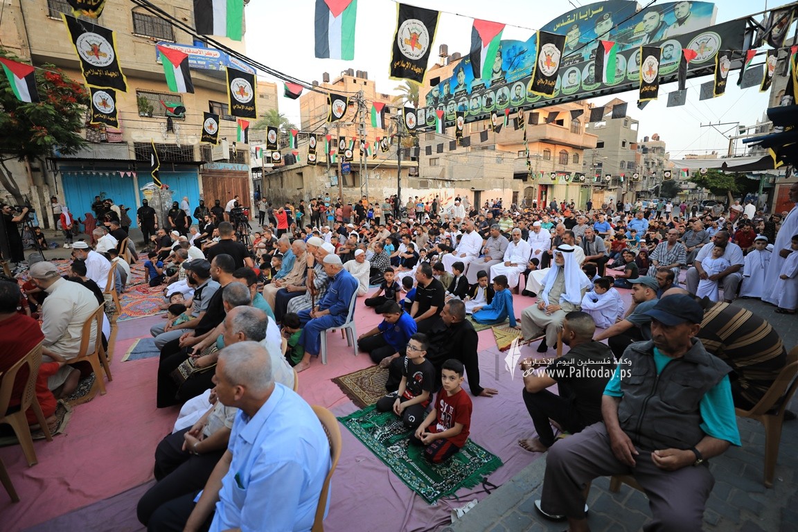  الجهاد الإسلامي تقيم صلاة عيد الأضحى في العراء بمدينة غزة (5).JPG