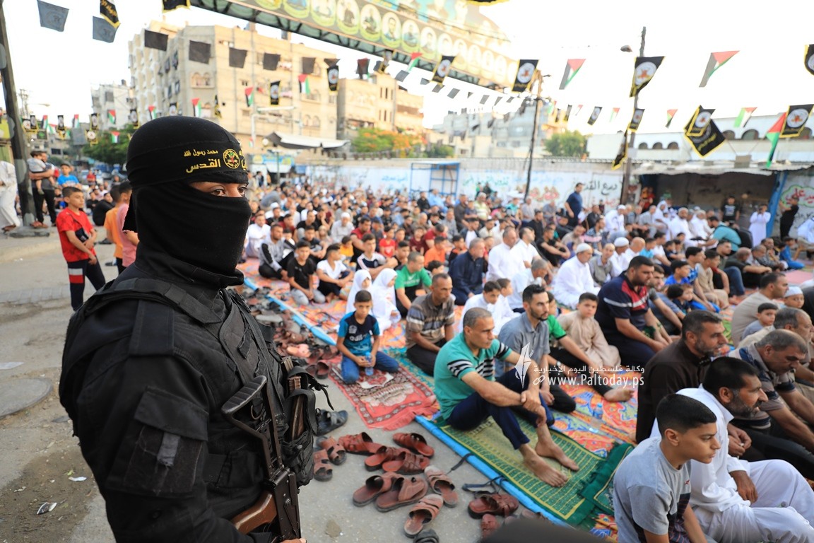  الجهاد الإسلامي تقيم صلاة عيد الأضحى في العراء بمدينة غزة (7).JPG