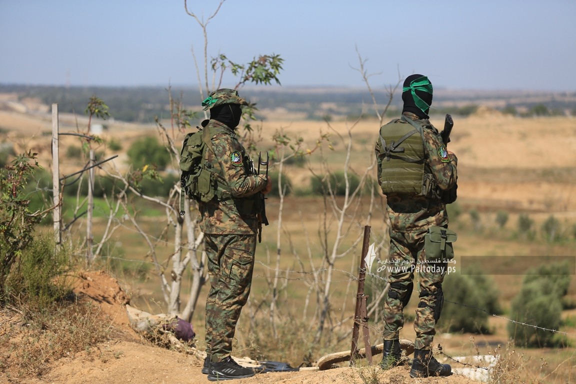 كتائب القسام تنظم عرضا عسكريا شرق المحافظة الوسطى تزامناً مع ذكرى عملية موقع أبو مطيبق العسكري (6).JPG