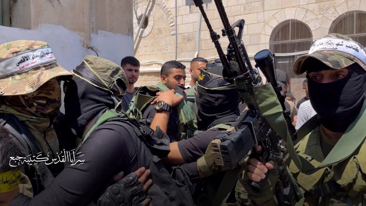 ? متابعة سرايا القدس - كتيبة جبع تشارك في تشييع جثمان الشهيد المجاهد « عزالدين كنعان » أحد مجاهدي كتائب شهداء الأقصى الذي ارتقى متأثراً بجراح أصيب بها خلال معركة بأس جنين (5).jpeg