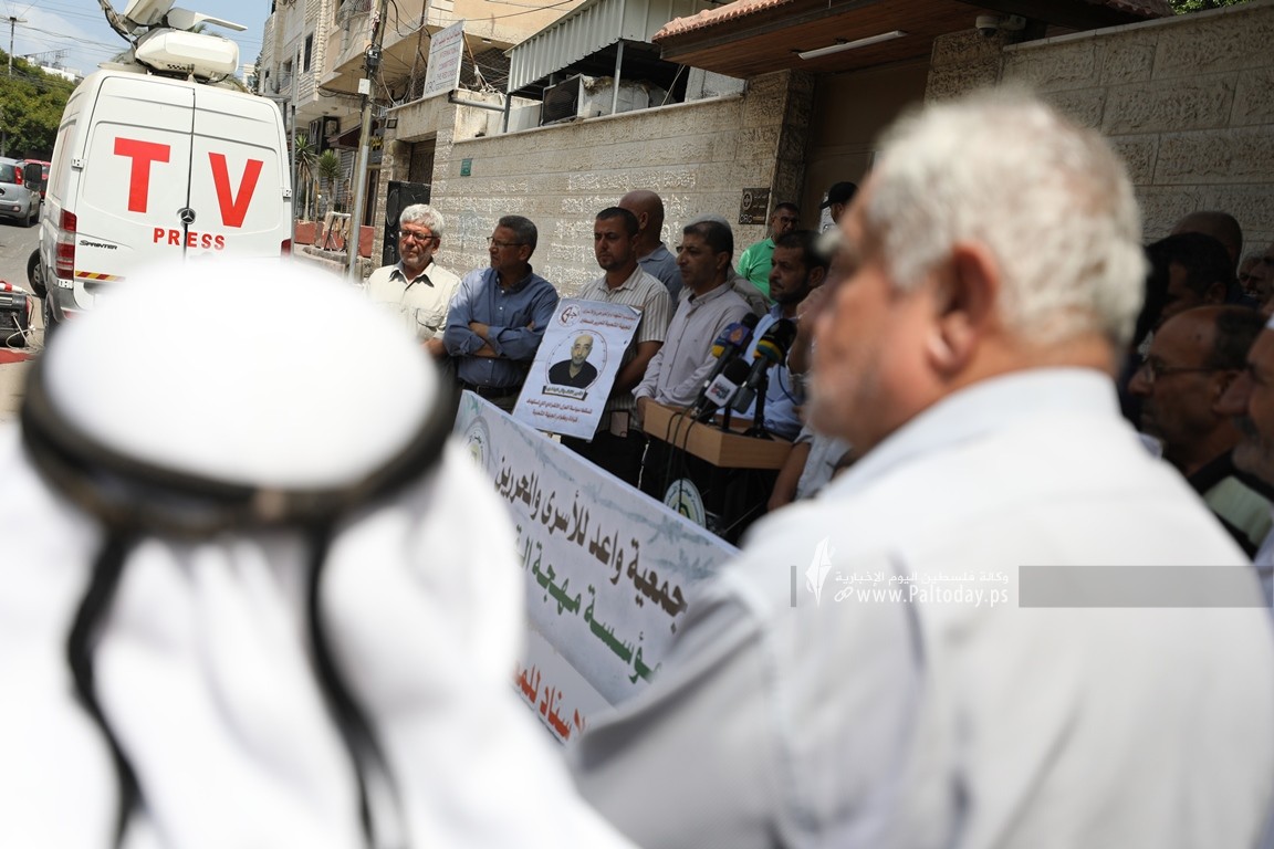 مهجة القدس وجمعية واعد تنظمان وقفة دعم واسناد للمعتقلين الإداريين في سجون الاحتلال (4).JPG
