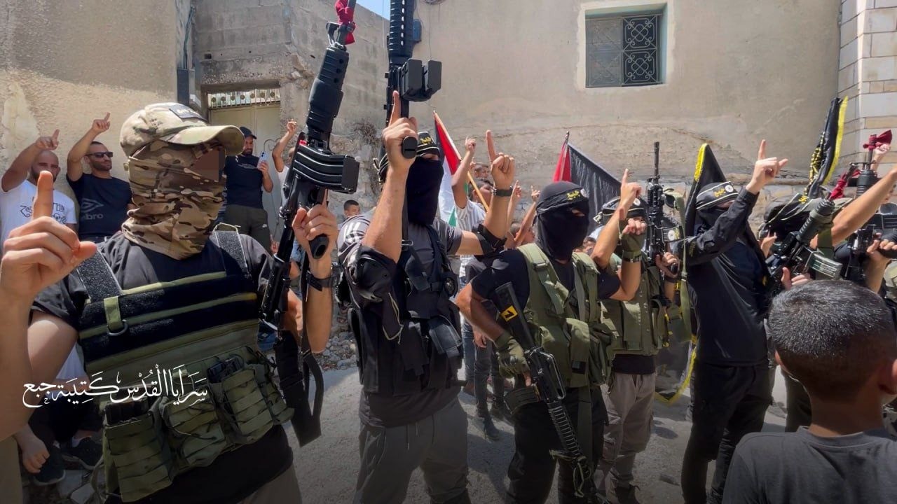 ? متابعة سرايا القدس - كتيبة جبع تشارك في تشييع جثمان الشهيد المجاهد « عزالدين كنعان » أحد مجاهدي كتائب شهداء الأقصى الذي ارتقى متأثراً بجراح أصيب بها خلال معركة بأس جنين (3).jpeg