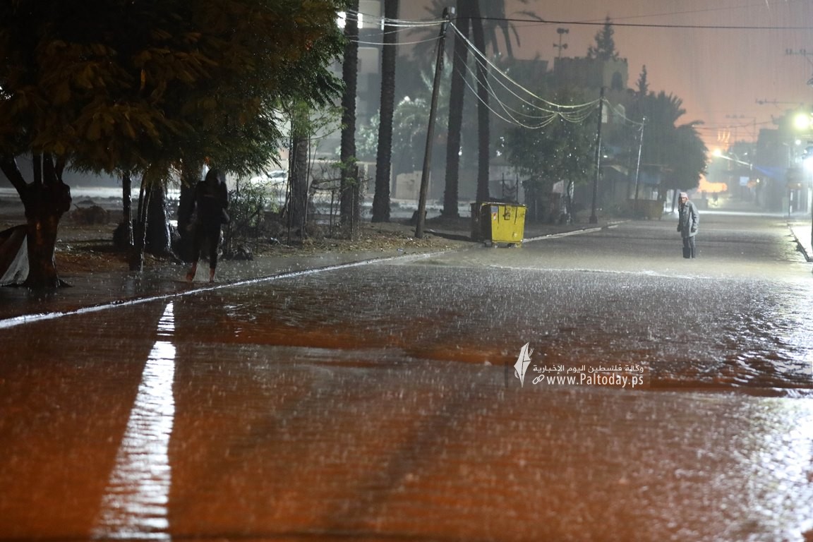  آثار اعصار دانيال الذي وصل فلسطين وأغرق عدد من الشوارع والمنازل بسبب شدة الأمطار (6)