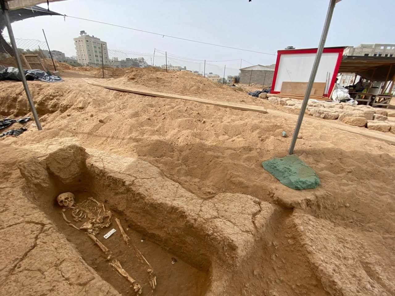 مقبرة روانية في غزة